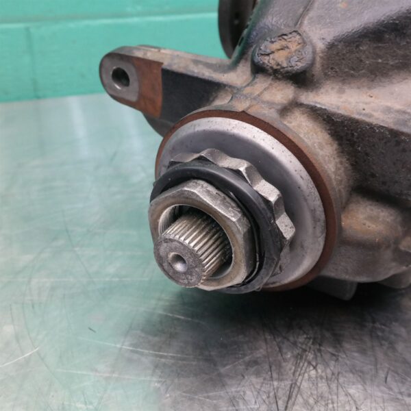 DIFFERENTIAL CENTRE E90 (054) *33-05* 3.46R P6