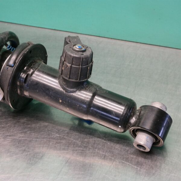 RIGHT REAR STRUT G05 (024) *33-45*