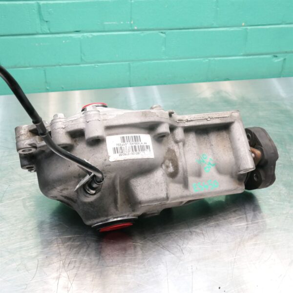 DIFFERENTIAL CENTRE E70 Front (004) *31-15* 4.44