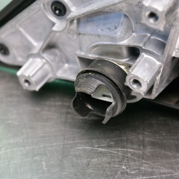 RIGHT DOOR MIRROR E90 (198) *51-07*