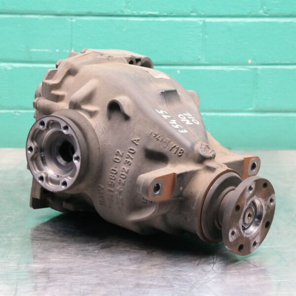 DIFFERENTIAL CENTRE E90 (179) *33-05* 3.73R P6