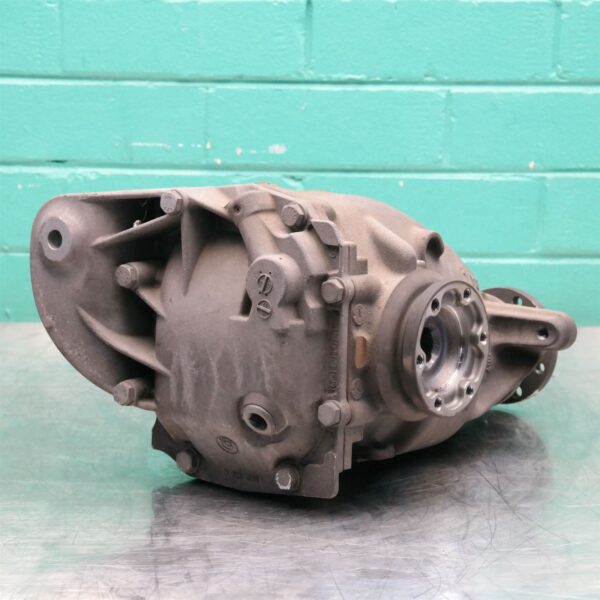 DIFFERENTIAL CENTRE E90 (179) *33-05* 3.73R P6