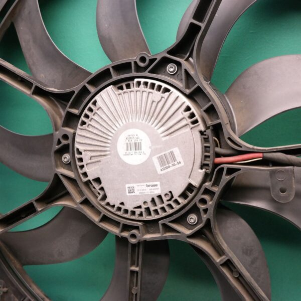 FAN E70 (242) *17-10*