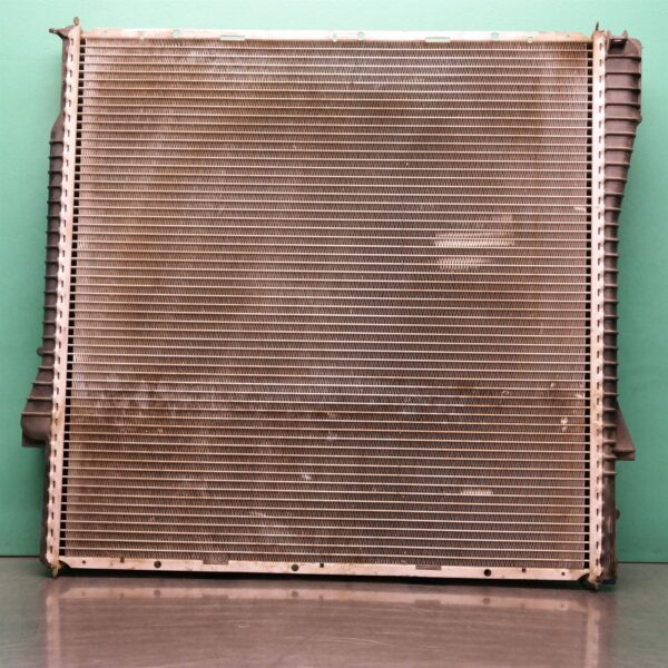 RADIATOR E53 (102) *17-05*