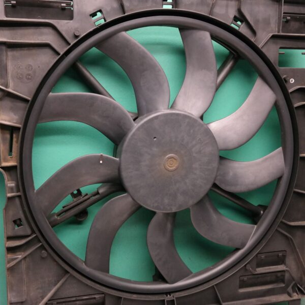 FAN E70 (243) *17-10*