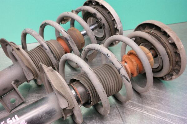 STRUT SET F25 (409) (410) *31-10* Front