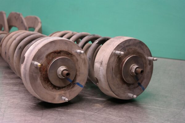 STRUT SET E70 (918) *31-10* Front pair
