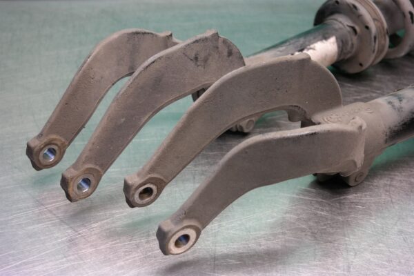 STRUT SET E70 (918) *31-10* Front pair