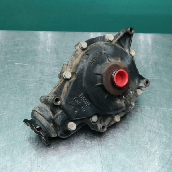 DIFFERENTIAL CENTRE E53 Front (000) *31-15* 3.23 D6 Manual