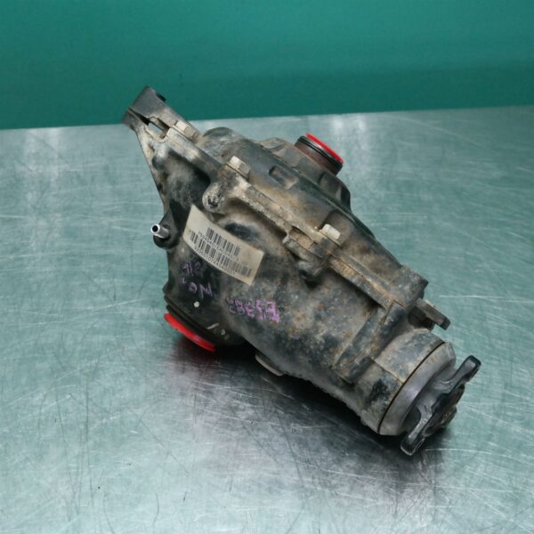 DIFFERENTIAL CENTRE E53 Front (000) *31-15* 3.23 D6 Manual