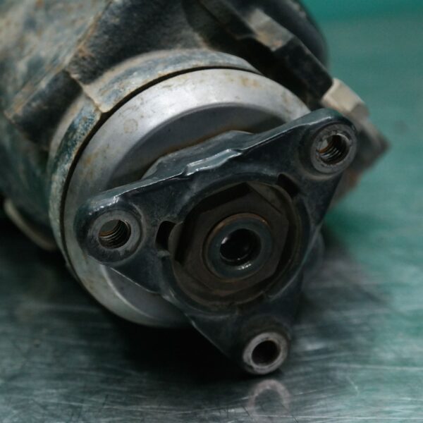 DIFFERENTIAL CENTRE E53 Front (000) *31-15* 3.23 D6 Manual