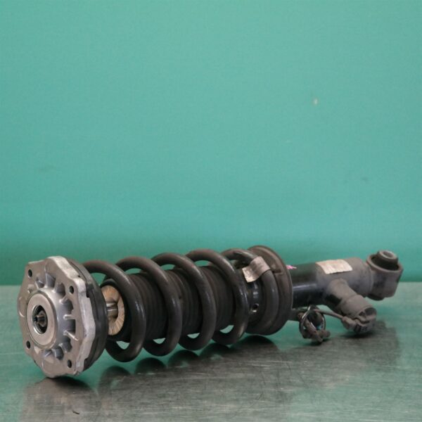 LEFT REAR STRUT G01 (152) *33-45*