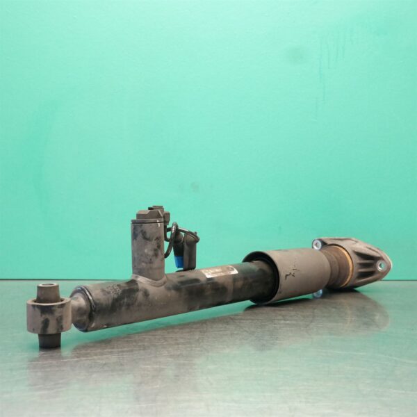 LEFT REAR STRUT F32 (569) *33-45*