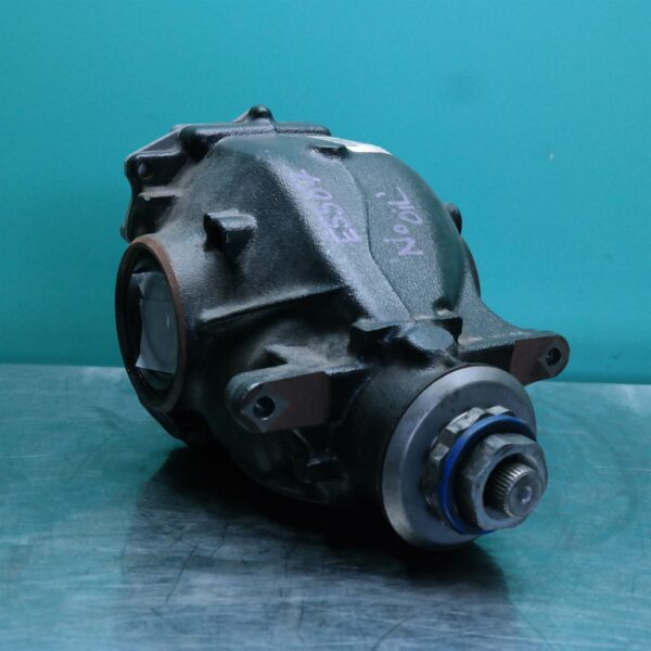 DIFFERENTIAL CENTRE F30 (760) *33-05* 2.81 Ratio P6