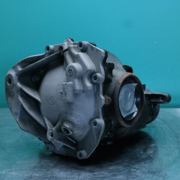 DIFFERENTIAL CENTRE F30 (760) *33-05* 2.81 Ratio P6