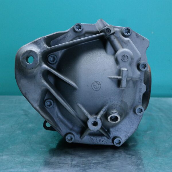 DIFFERENTIAL CENTRE F30 (760) *33-05* 2.81 Ratio P6