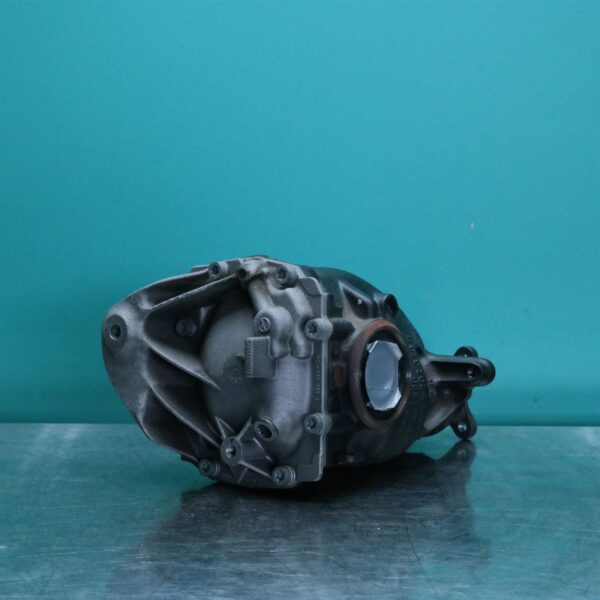 DIFFERENTIAL CENTRE F30 (723) *33-05* 2.81 Ratio P4