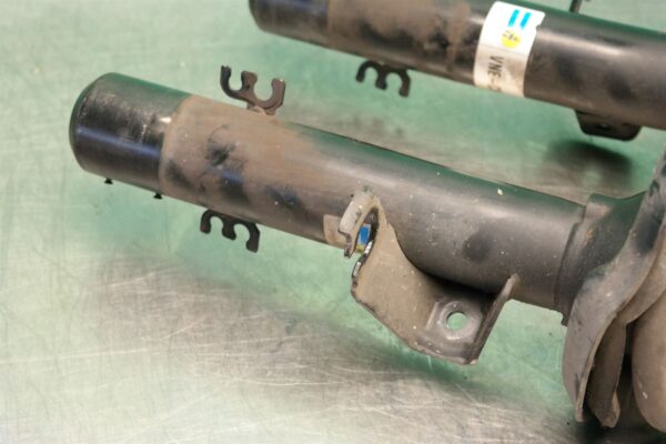 STRUT SET E83 (521) (522) *31-10*