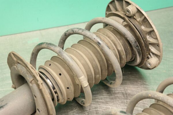 STRUT SET F F45 (331) (332) *31-10*