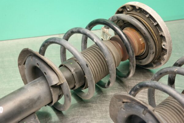 STRUT SET F25 (417) (418) *31-10* Front