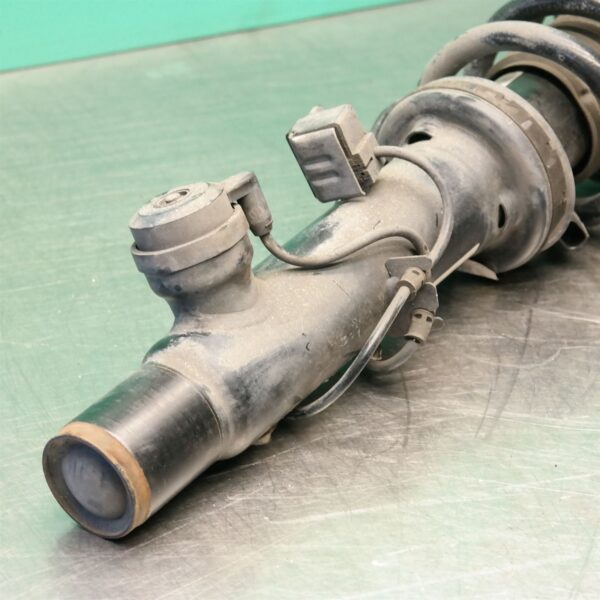 RIGHT FRONT STRUT F15 (084) *31-10*