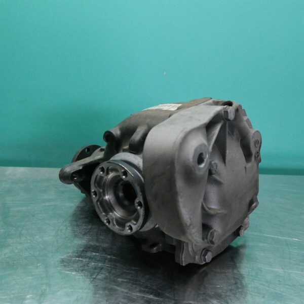 DIFFERENTIAL CENTRE E90 (179) *33-05* 3.73R P6