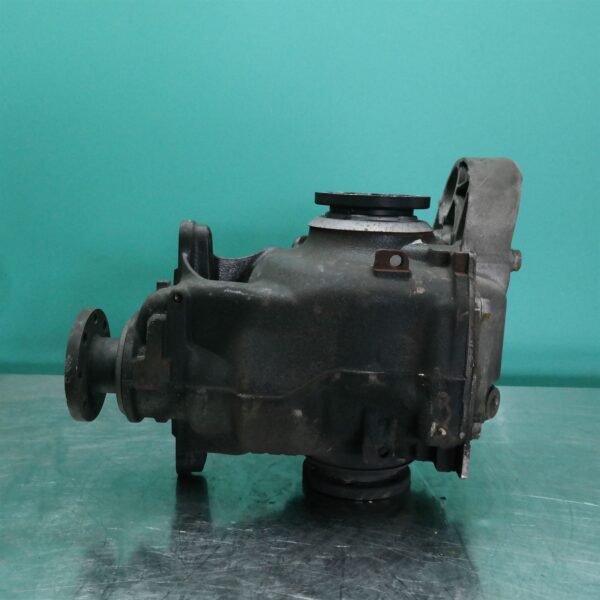 DIFFERENTIAL CENTRE E90 (179) *33-05* 3.73R P6