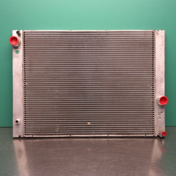 RADIATOR E60 (209) *17-05*