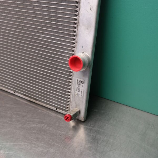 RADIATOR E60 (209) *17-05*