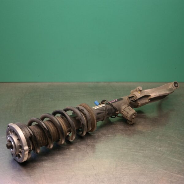 RIGHT FRONT STRUT G05 (020) *31-10*