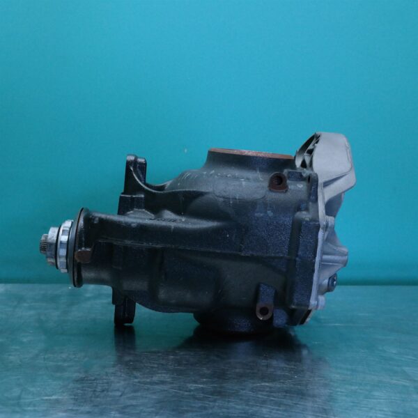 DIFFERENTIAL CENTRE F32 (760) *33-05* 2.81 Ratio P6