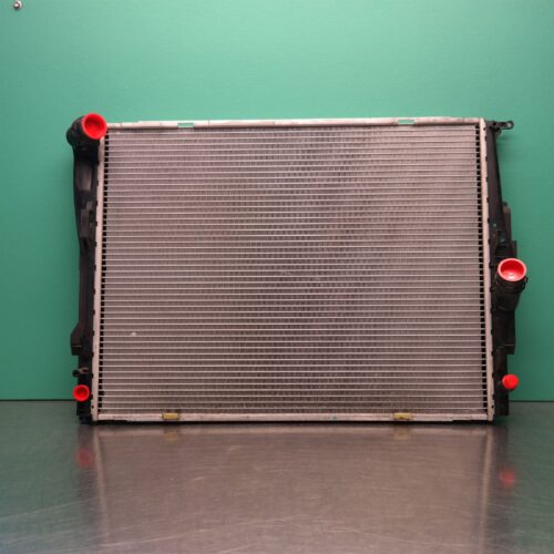 RADIATOR E90 (079) *17-05*