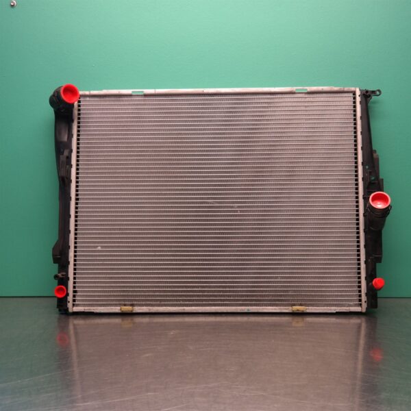 RADIATOR E90 (079) *17-05*