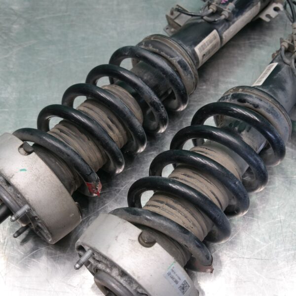 STRUT SET F15 (083) (084) *31-10* D6