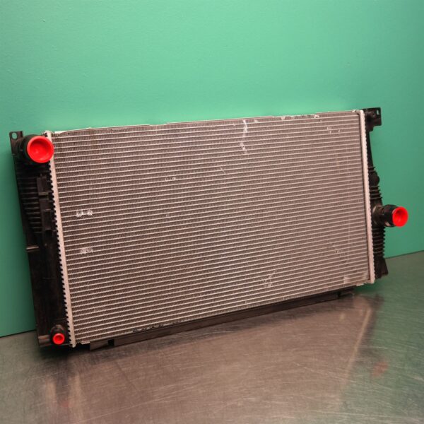 RADIATOR F10 (013) *17-05*