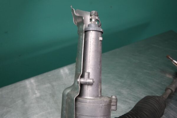 STEERING BOX/RACK F10 (547) *32-12*