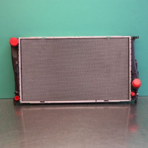 RADIATOR E84 (059) *17-05*