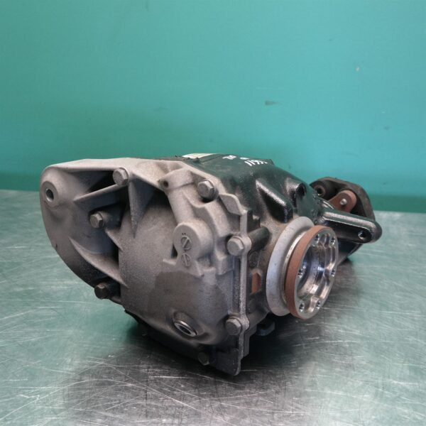 DIFFERENTIAL CENTRE E84 Rear (129) *33-05 3.15