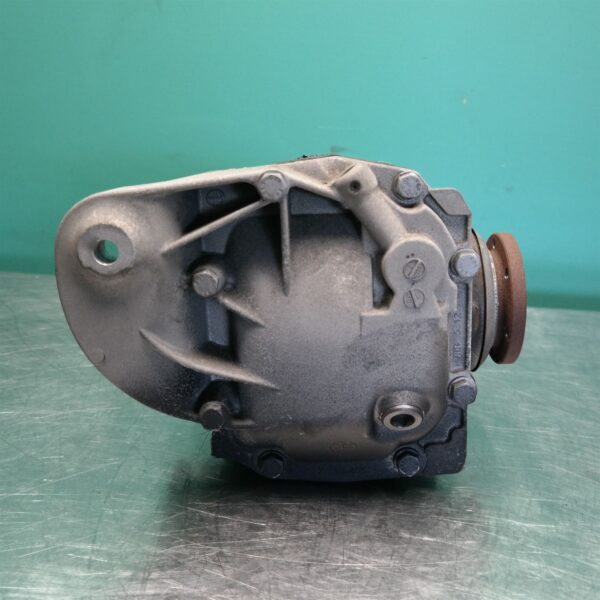 DIFFERENTIAL CENTRE E84 Rear (129) *33-05 3.15