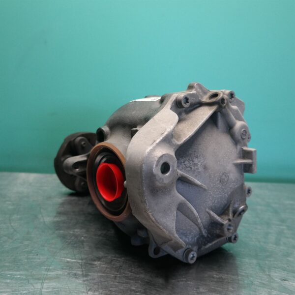 DIFFERENTIAL CENTRE F20 (750) *33-05* 2.81R P6 (759 on sticker) P6