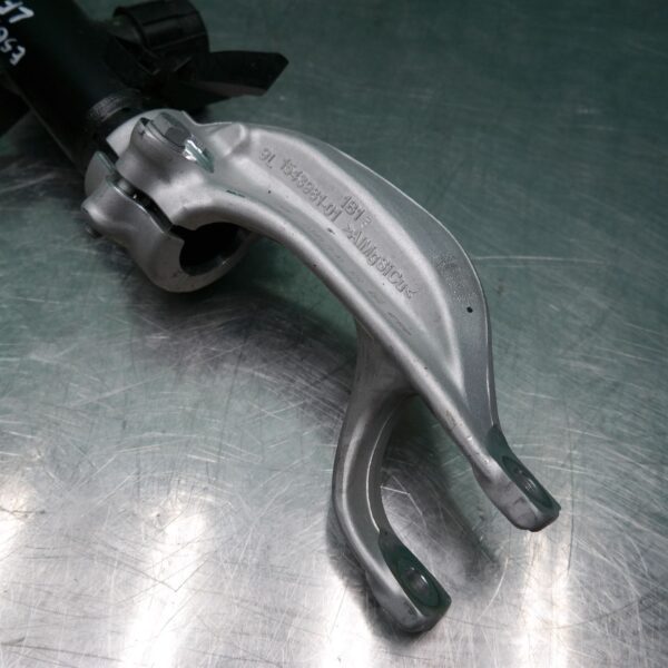 LEFT FRONT STRUT G05 (019) *31-10*