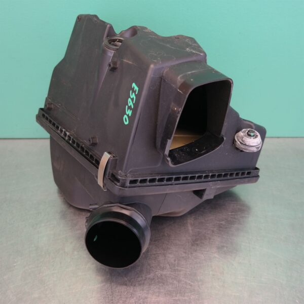 AIR CLEANER/BOX F30 (677) *13-20*