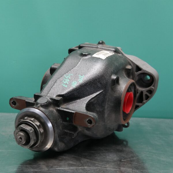 DIFFERENTIAL CENTRE F30 (760) *33-05* 2.81 Ratio P6