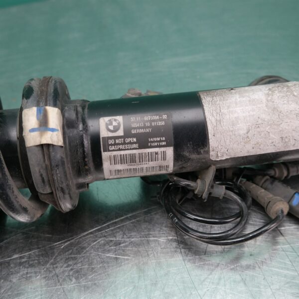 RIGHT FRONT STRUT F16 (084) *31-10*