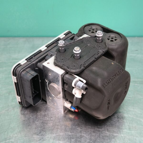 AIR RIDE COMPRESSOR G05 (5D5) *33-50*