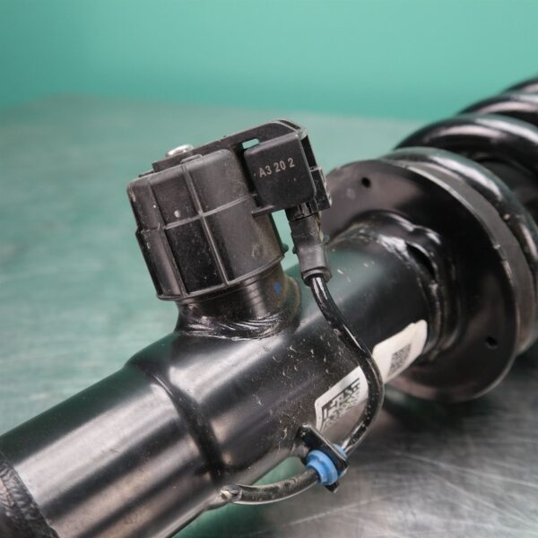 RIGHT REAR STRUT G05 (442) *33-45*