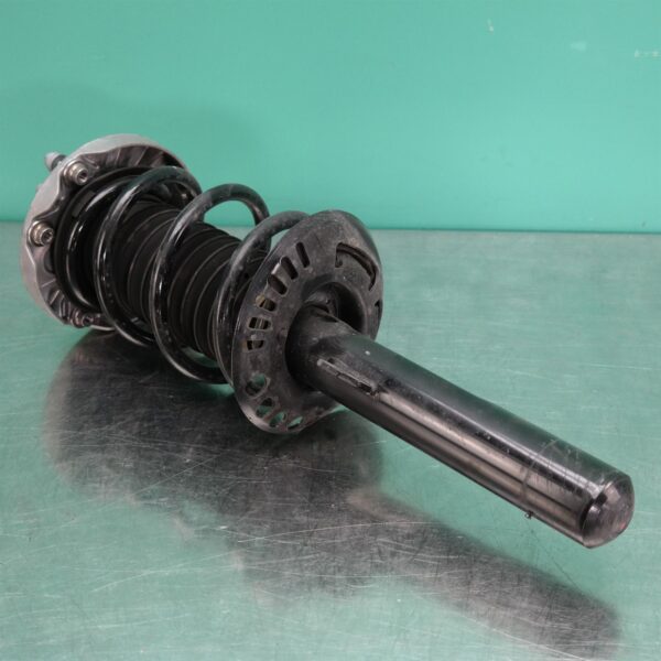 RIGHT FRONT STRUT F40 (906) *31-10*