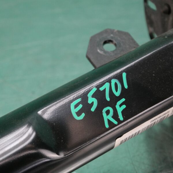 RIGHT FRONT STRUT F40 (906) *31-10*