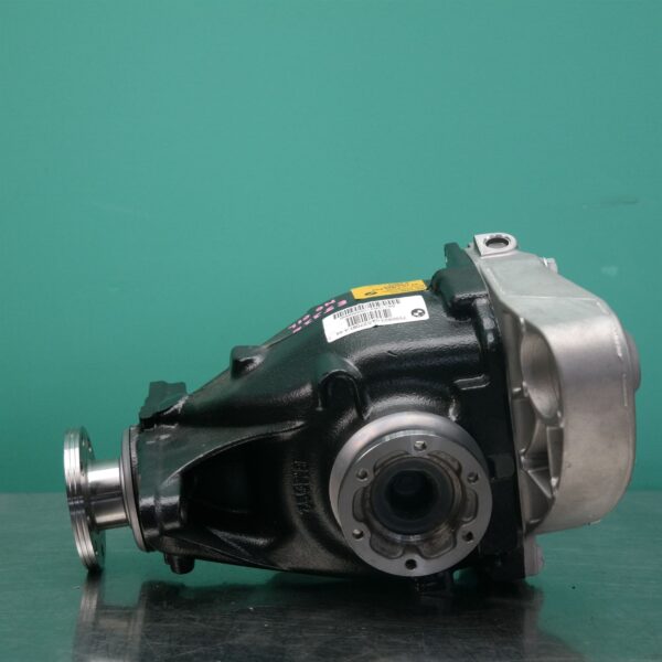 DIFFERENTIAL CENTRE E84 Rear (932) *33-05* 4.44R