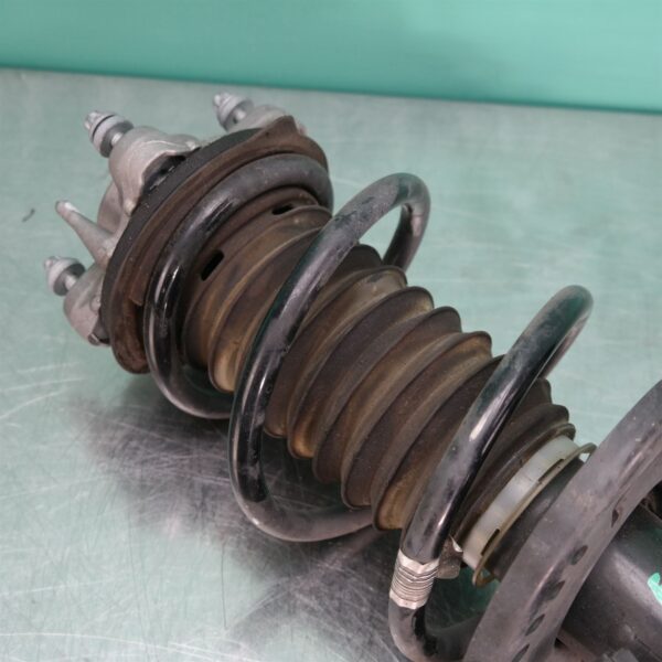 RIGHT FRONT STRUT G20 (062) *31-10*